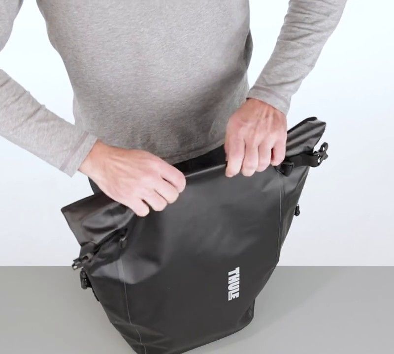 Thule Shield Pannier 13L blu 3204206 portapacchi per bici 4