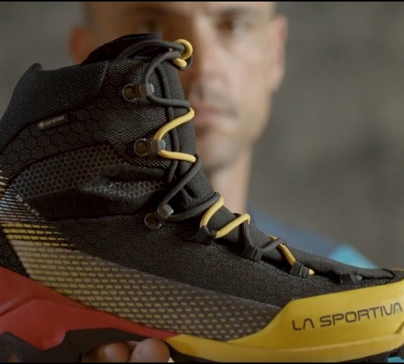 Scarpone d'alta quota da donna La Sportiva Aequilibrium ST GTX nero/ibisco 11