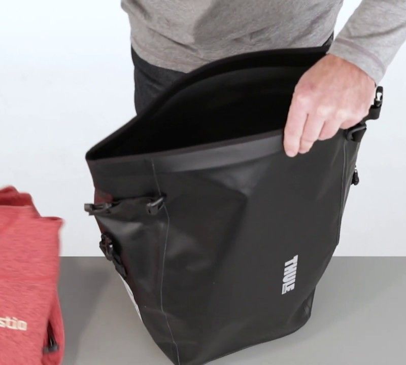 Thule Shield Pannier 25L blu 3204210 portapacchi per bici 4
