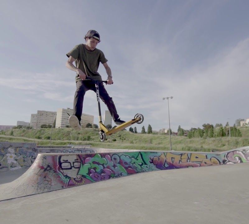Street Surfing scooter freestyle Stunt Scooter Ripper nero insanguinato 9