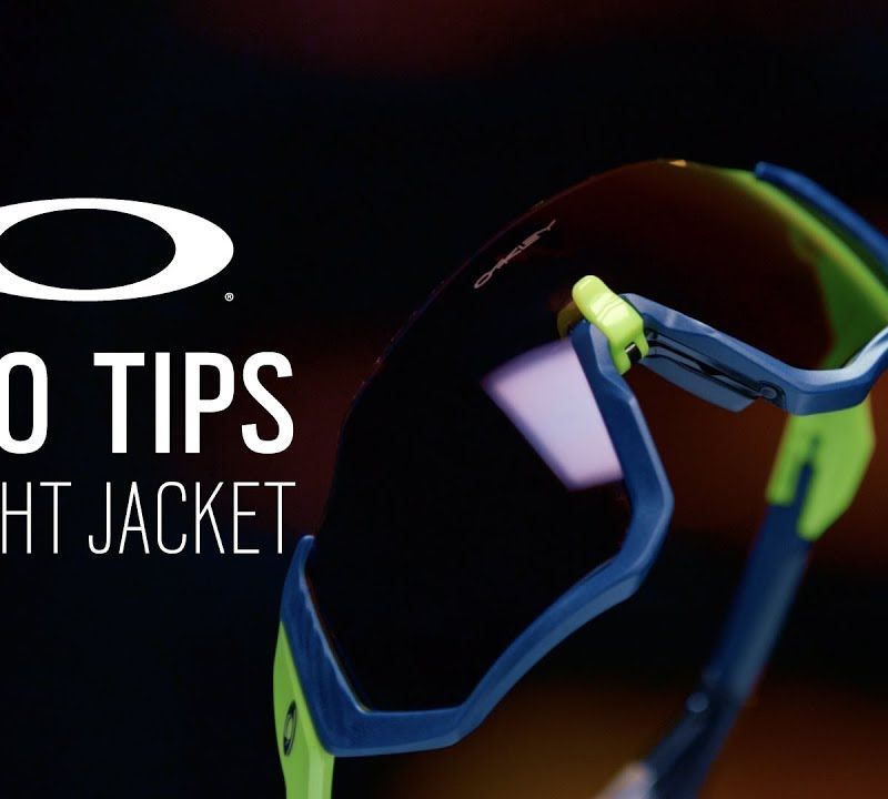 Occhiali da sole Oakley Flight Jacket nero opaco/prizm road 8