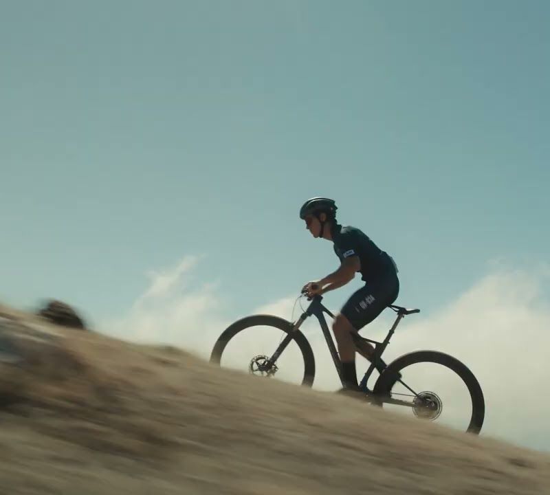 Orbea Alma H30 2024 verde ghiaccio/oceano mountain bike 4