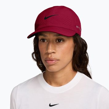 Cappellino con visiera Nike Dri-FIT ADV Club team red/pale ivory
