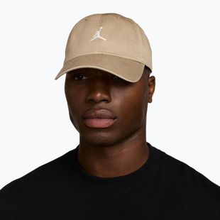 Cappellino con visiera Nike Jordan Club Unstructured Curved-Bill khaki/sail