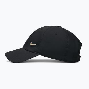 Cappellino con visiera Nike Dri-Fit Club Unstructured Metal Swoosh 2026 black/metallic gold