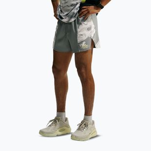 Pantaloncini da corsa da uomo Nike Dri-Fit 4" smoke grey/black/light lemon twist