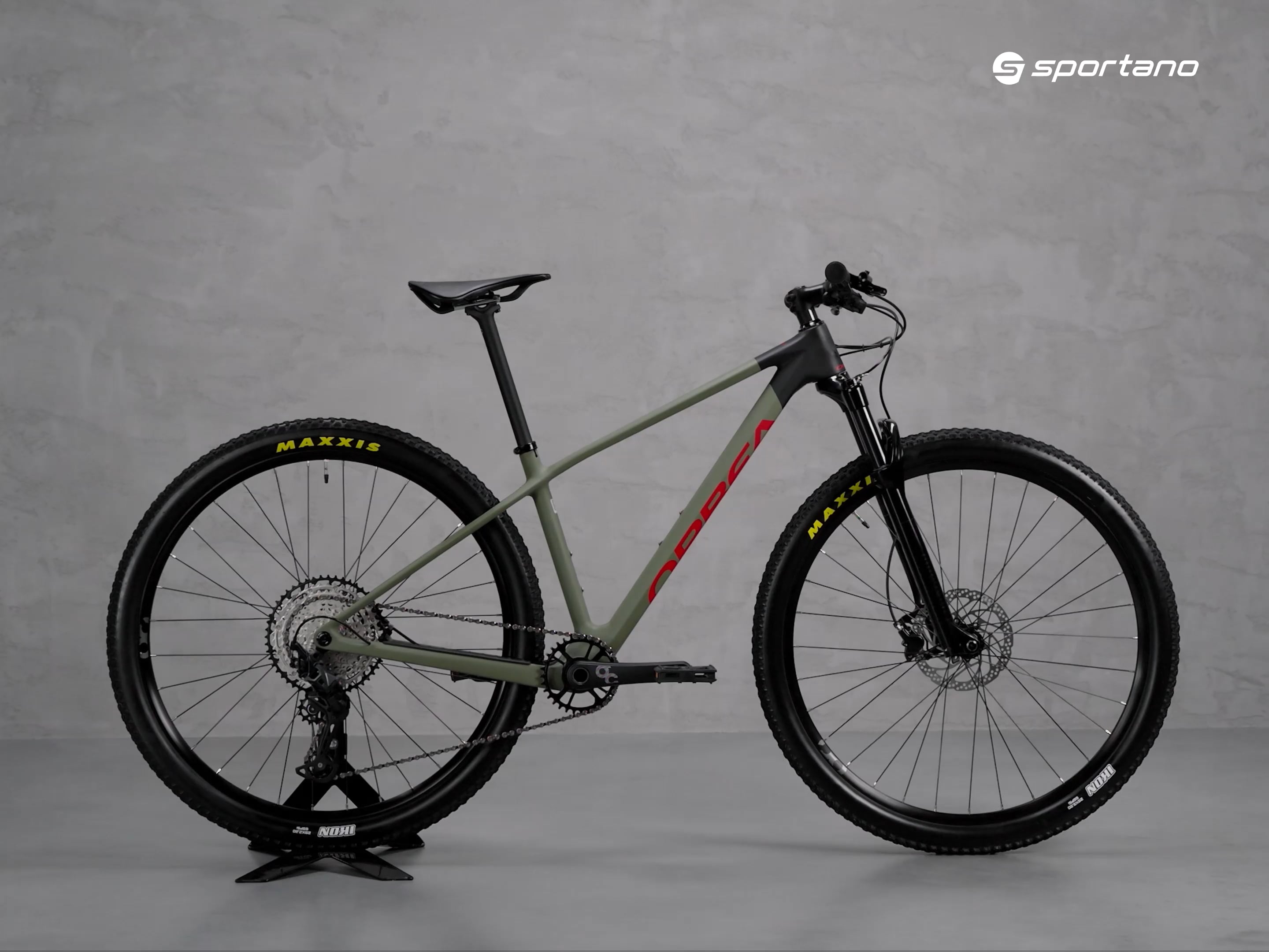 Orbea Alma M50 2022 verde/rosso mountain bike