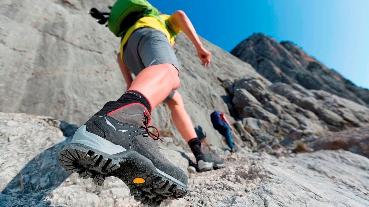Salewa MTN Trainer Mid GTX scarpe da trekking da uomo carbone/papavero