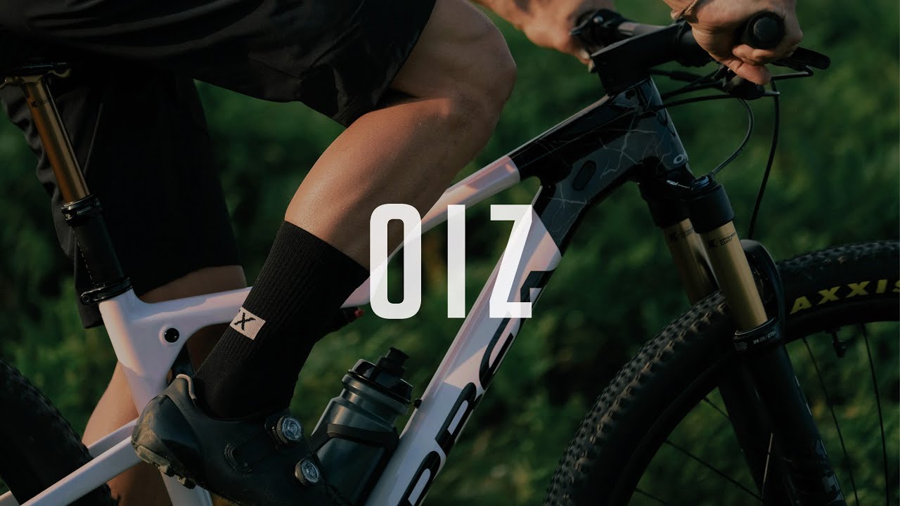 Orbea Oiz H30 2022 nero verde ghiaccio mountain bike